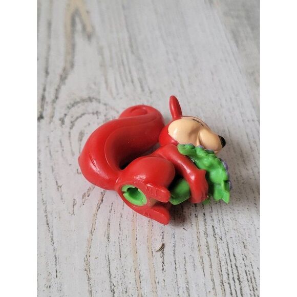 Red squirrel forest animal flower mini toy figure - Picture 4 of 4